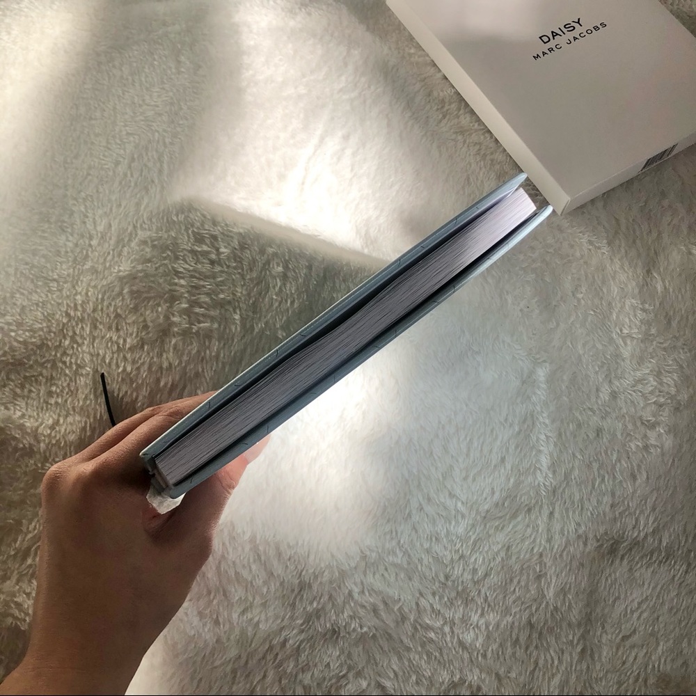 Marc Jacobs Notebook - Picture 3 of 8